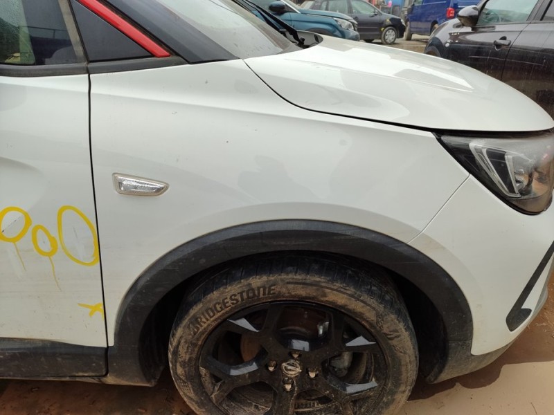 Recambio de aleta delantera derecha para opel crossland x gs line referencia OEM IAM 39136754  