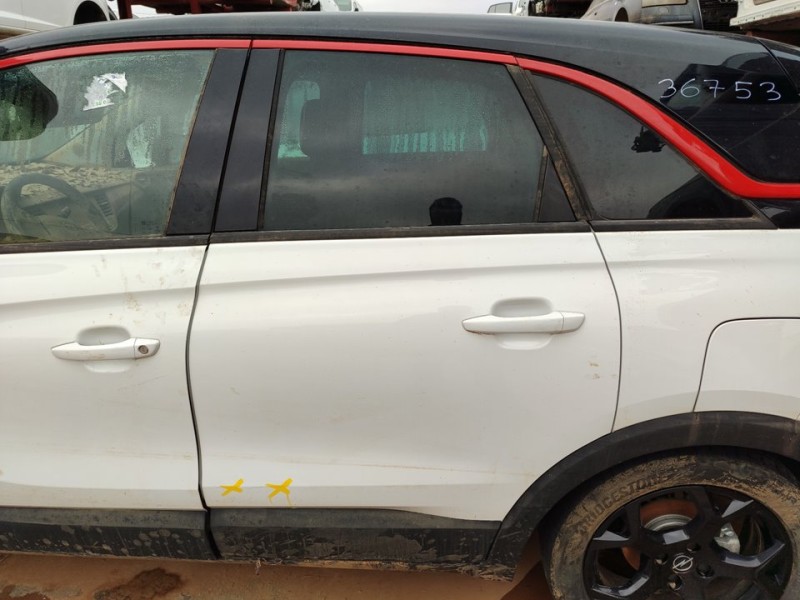 Recambio de puerta trasera izquierda para opel crossland x gs line referencia OEM IAM 39127311  