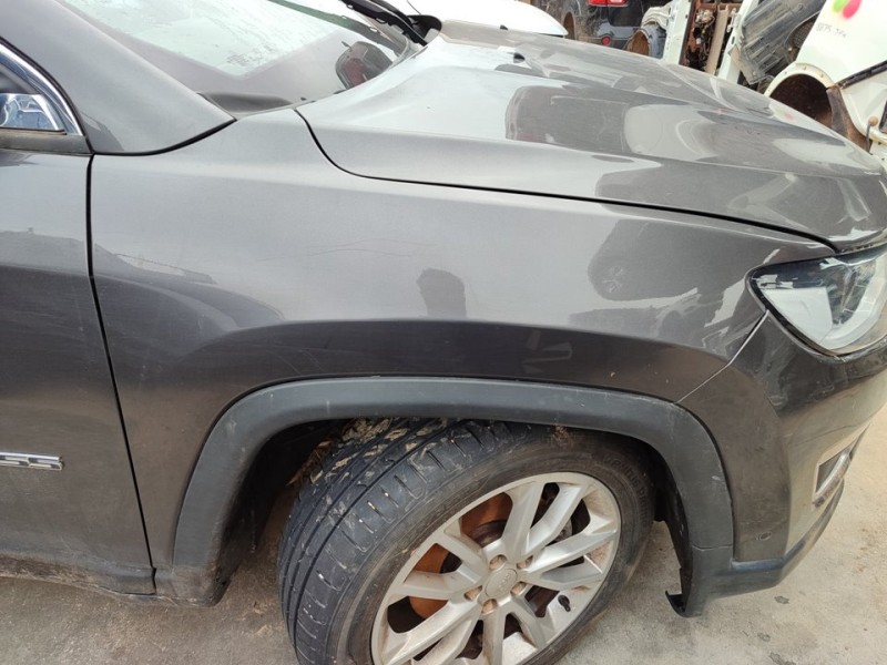 Recambio de aleta delantera derecha para jeep compass (m7) limited fwd referencia OEM IAM 52151851  