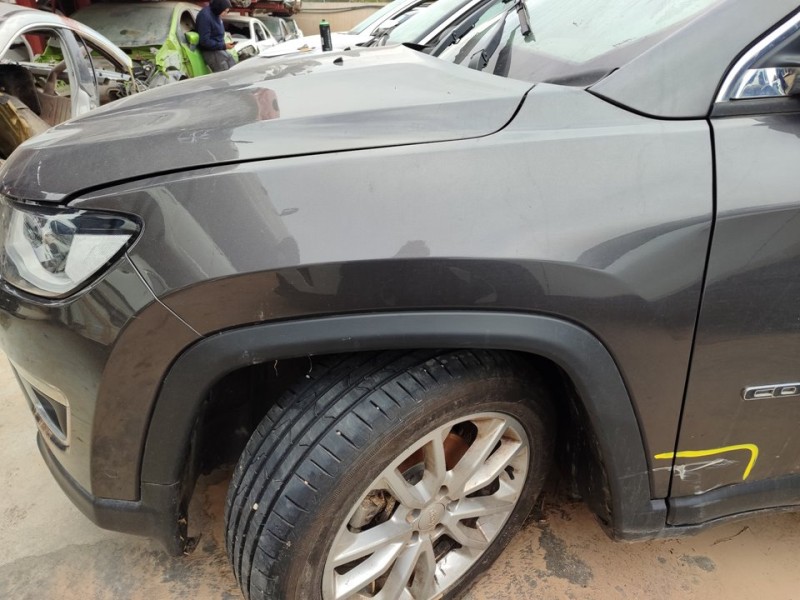 Recambio de aleta delantera izquierda para jeep compass (m7) limited fwd referencia OEM IAM 52151853  