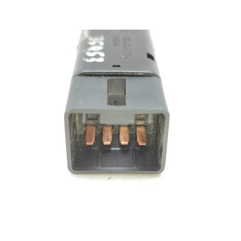 Recambio de interruptor para kia sorento drive 2wd referencia OEM IAM 932402P000VA  