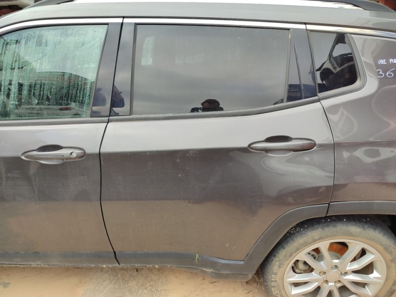 Recambio de puerta trasera izquierda para jeep compass (m7) limited fwd referencia OEM IAM 52243983  