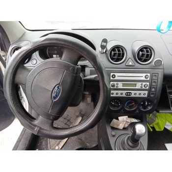 ford fiesta (cbk) del año 2004