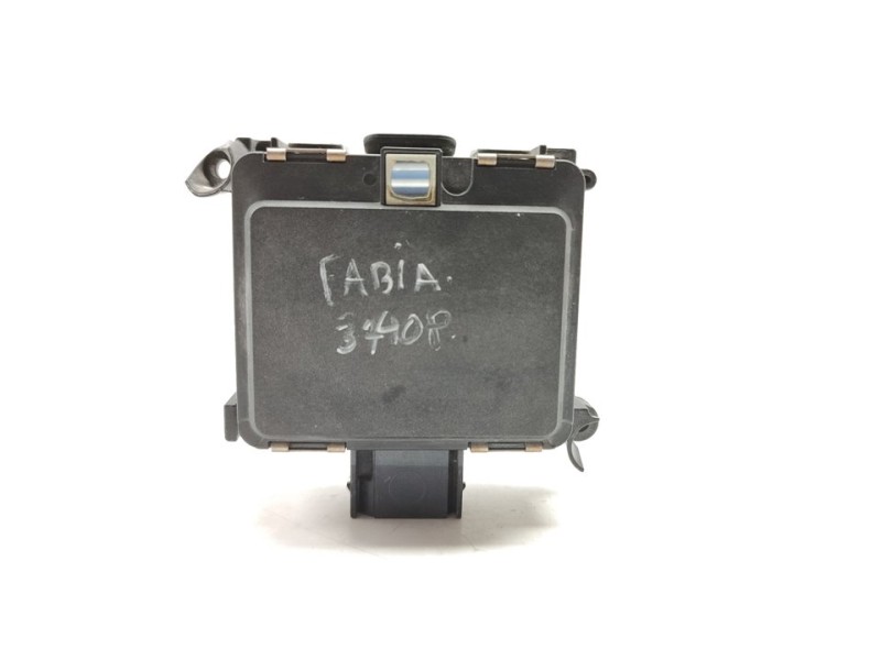 Recambio de modulo electronico para skoda fabia active referencia OEM IAM 5Q0907561K  