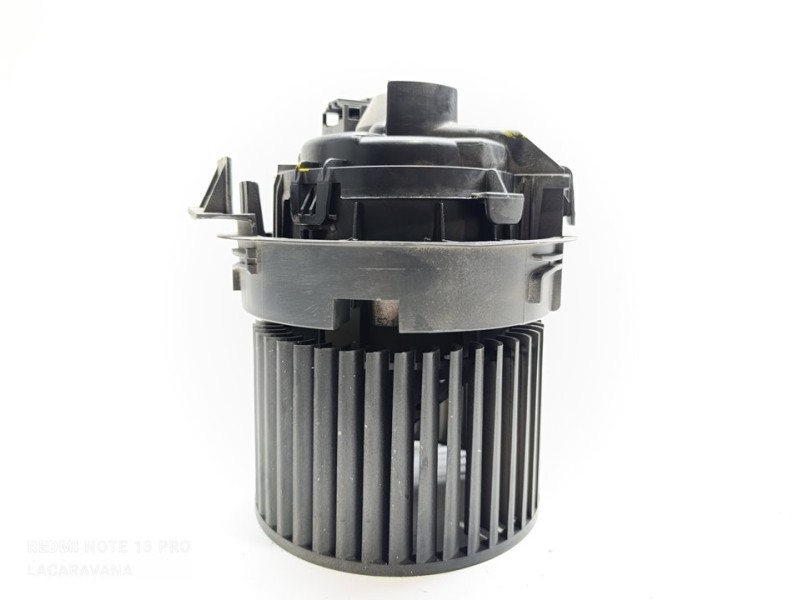 Recambio de ventilador calefaccion para dacia sandero comfort referencia OEM IAM 272100736R  
