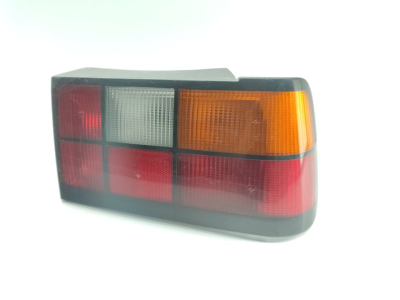 Recambio de piloto trasero derecho para volvo serie 440 1.8i referencia OEM IAM   